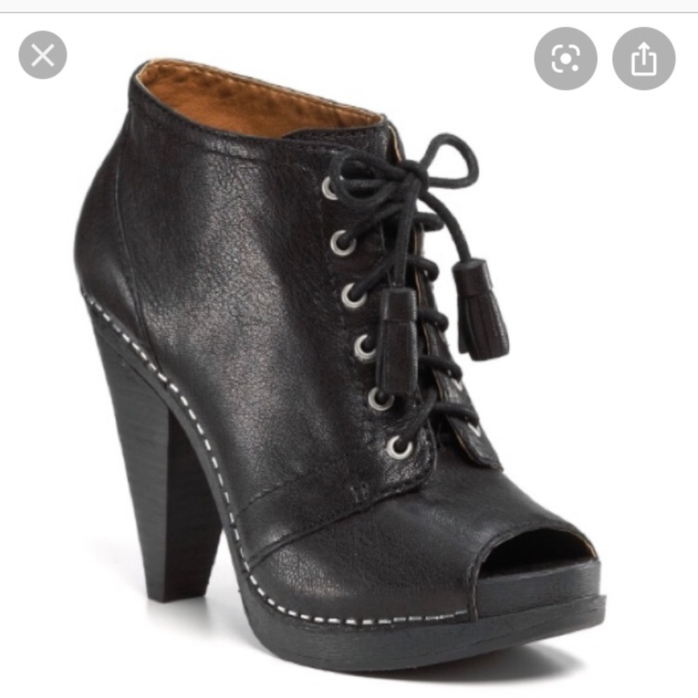 Shoe